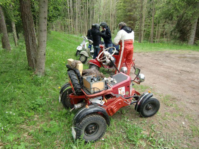Tjaukle 2_1735.jpg - Vespa träff 23 maj 2010 i Tjaukle
